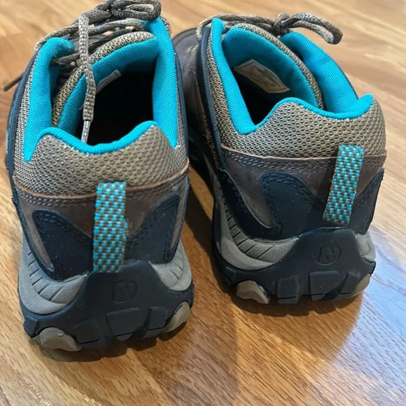 MERRELL Women's Salida Trekker Hiking Shoes, Dark Earth Size 9