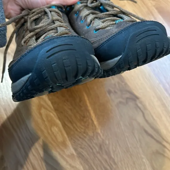 MERRELL Women's Salida Trekker Hiking Shoes, Dark Earth Size 9