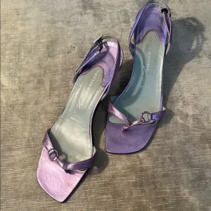 Metallic Lilac Finest Italy Leather sandals Like new Kitten hill Sz 10 B