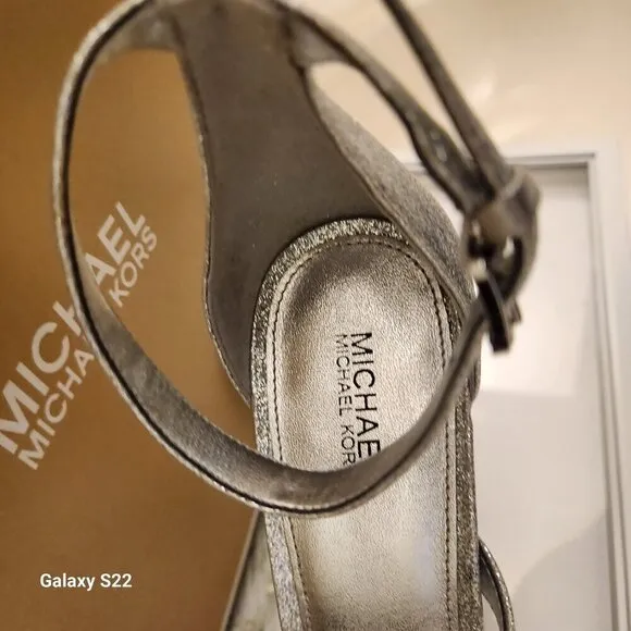 Michael Kors &quot;Tanner&quot; Silver Sparkle Platform Heeled Sandals. NIB. 8