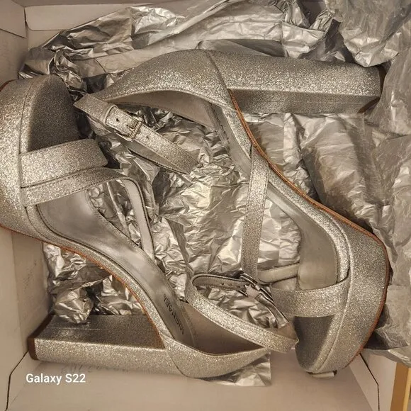Michael Kors &quot;Tanner&quot; Silver Sparkle Platform Heeled Sandals. NIB. 8