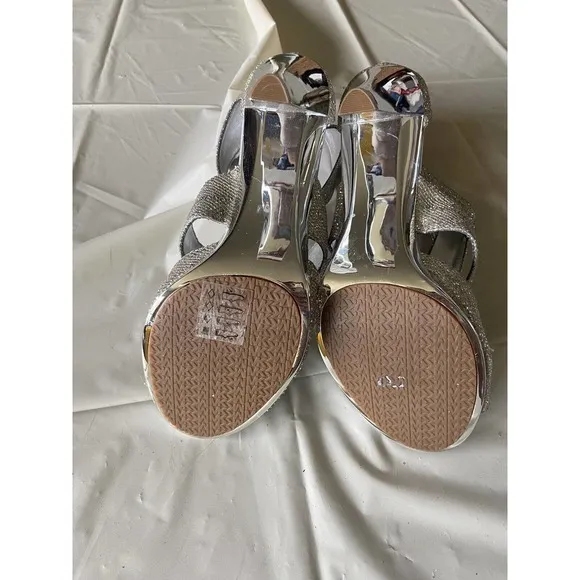MICHAEL KORS Berkley Glitter Silver Metallic Heels T-Strap Zip - Size 8.5‎