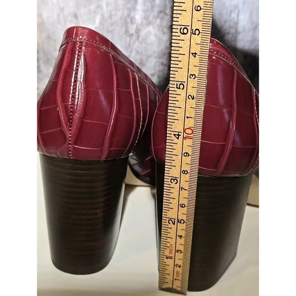 Michael Kors Buchanan Croc Leather Pumps in Dark Cherry Size 8M New (155)