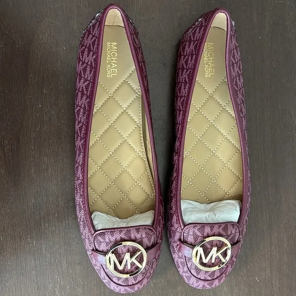 Michael Kor’s flat lillie moccasin dark berry dress ballet shoes women size 9