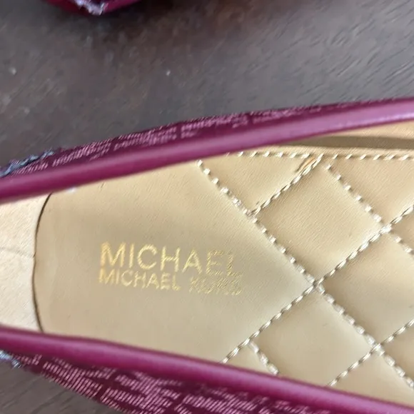 Michael Kor’s flat lillie moccasin dark berry dress ballet shoes women size 9