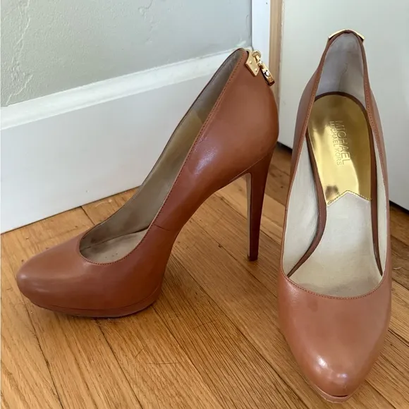 Michael Kors Hamilton Leather Pump in Cinder Leather Size 10 EUC