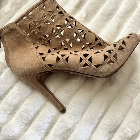 Michael Kors suede beige colored heeled booties size 8