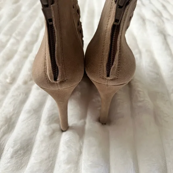 Michael Kors suede beige colored heeled booties size 8