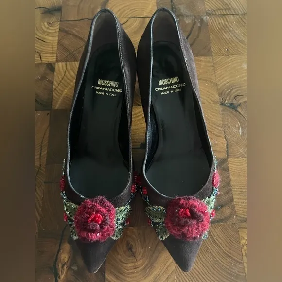 Moschino vintage kitten heeled beaded pumps shoes