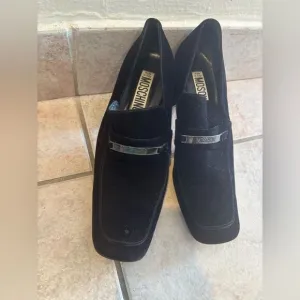 Moschino dress shoes baby doll heels logo pumps velvet y2k vintage