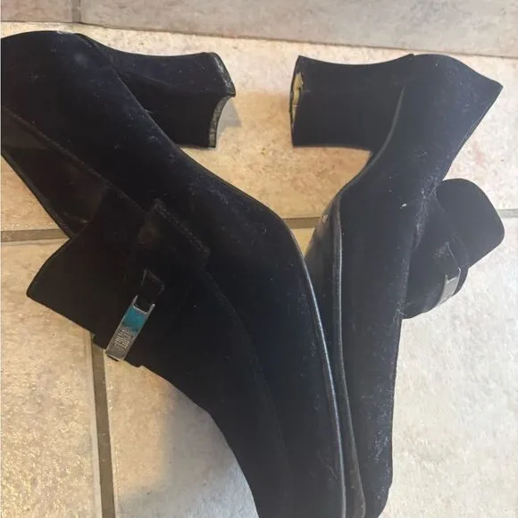 Moschino dress shoes baby doll heels logo pumps velvet y2k vintage