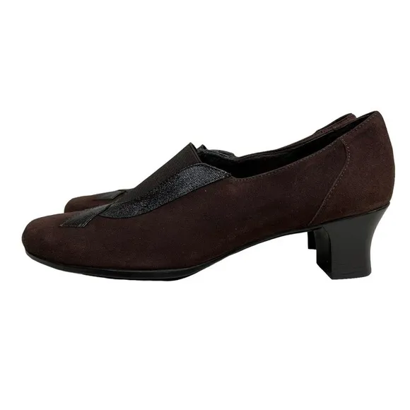 Munro American Pump Brown Suede Stretch Gore Vamp Slip On‎ Women Size 9N
