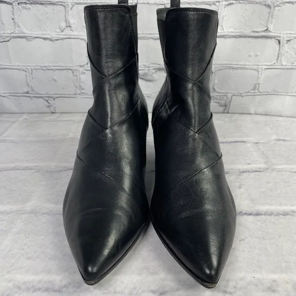 Napoleoni Black Leather Ankle Chelsea‎ Boots Size EU 40 US 9 Italy Woven Design
