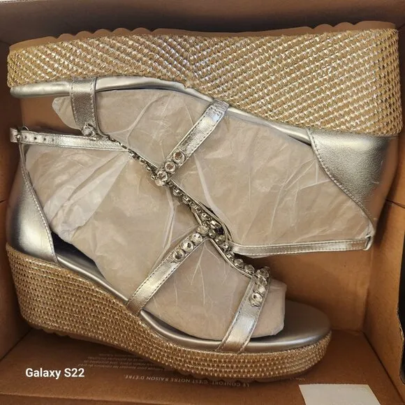 Naturalizer &quot;Serena&quot; Wedge sandals. NIB. Size 11