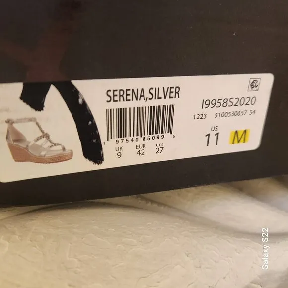 Naturalizer &quot;Serena&quot; Wedge sandals. NIB. Size 11