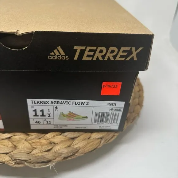 New ADIDAS Outdoor  Terrex Agravic Flow 2 Running Shoes Lime Turbo Size 11.5