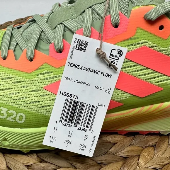 New ADIDAS Outdoor  Terrex Agravic Flow 2 Running Shoes Lime Turbo Size 11.5