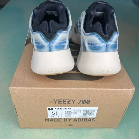 NEW Adidas Yeezy 700 V3 ‘Kyanite’ Shoes