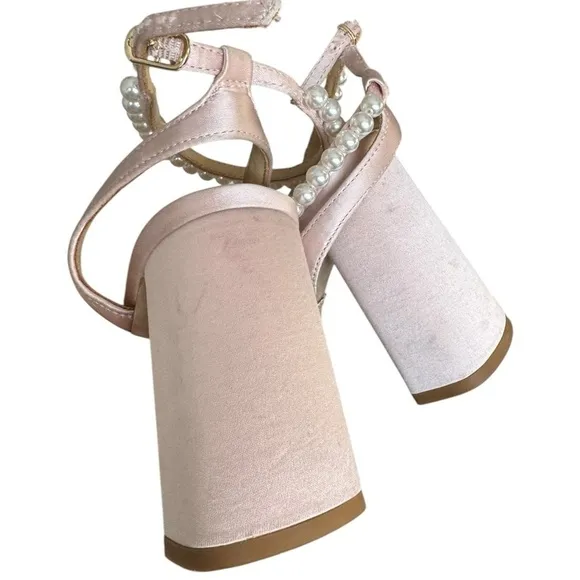New! Badgley Feisty Pearl Block Heel