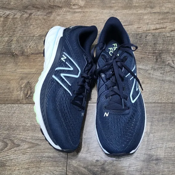 New Balance Fresh Foam Sneaker Women Size 9.5D