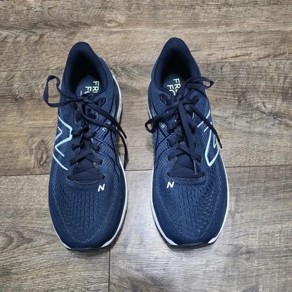 New Balance Fresh Foam Sneaker Women Size 9.5D