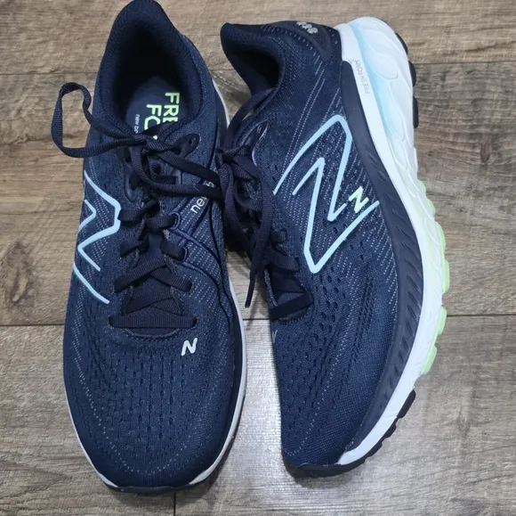 New Balance Fresh Foam Sneaker Women Size 9.5D