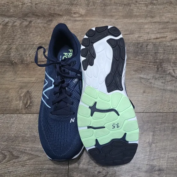 New Balance Fresh Foam Sneaker Women Size 9.5D