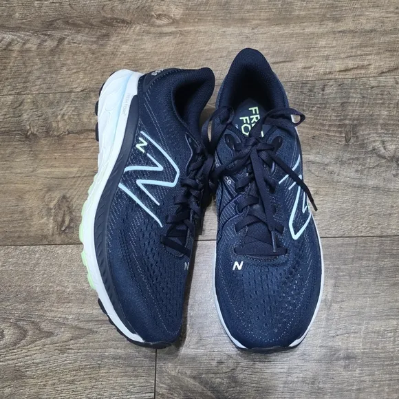 New Balance Fresh Foam Sneaker Women Size 9.5D