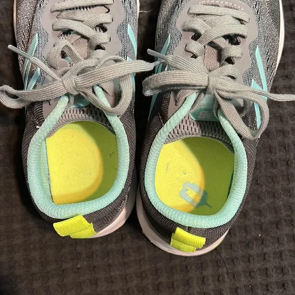 New Balance Women Fresh Foam Arishi V3 Running Athletic Shoes
