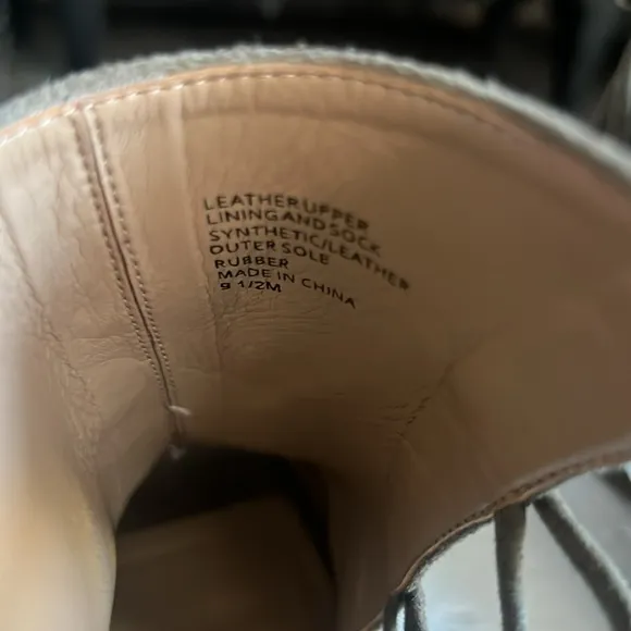 NEW Banana Republic Army Green Lace Up Open Heel cutout Shoes Heels Pumps 9.5