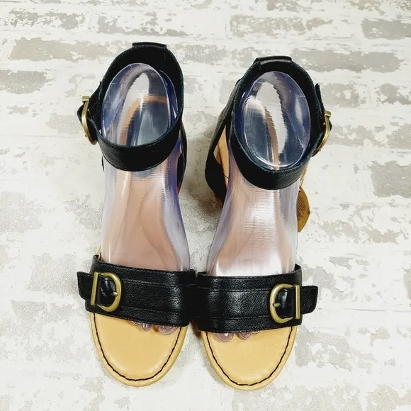 NEW Born Women’s Tahlia Ankle Strap Leather Buckle Black Sandals H649
