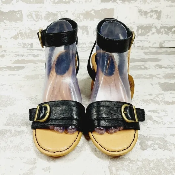 NEW Born Women’s Tahlia Ankle Strap Leather Buckle Black Sandals H649