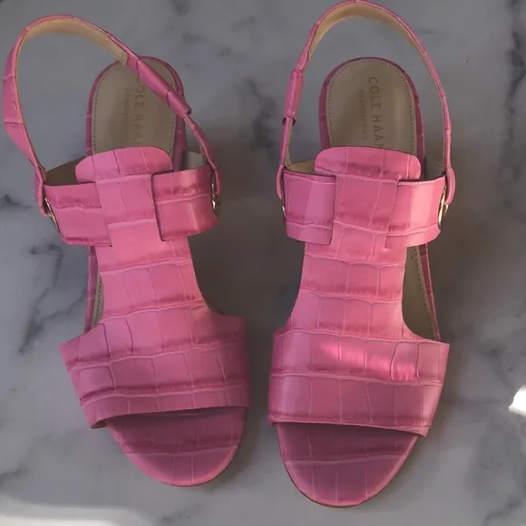 NEW Cole Hann Pink Embossed Leather Croc Block Heel Sandals Ankle Strap 7.5 NEW