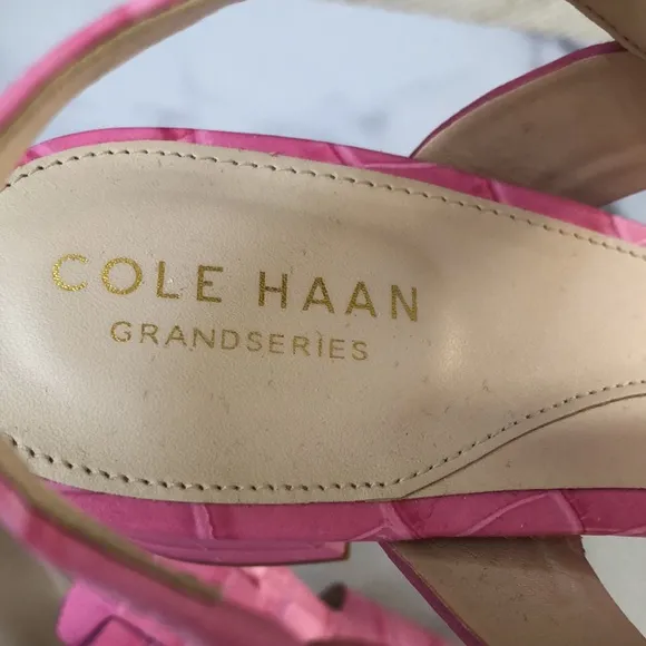 NEW Cole Hann Pink Embossed Leather Croc Block Heel Sandals Ankle Strap 7.5 NEW