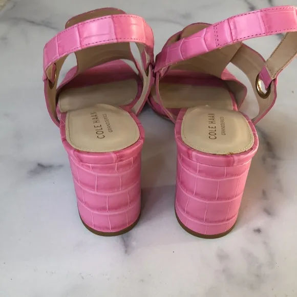 NEW Cole Hann Pink Embossed Leather Croc Block Heel Sandals Ankle Strap 7.5 NEW