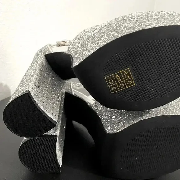New Dolls Kill Trick N Treatz Silver Glitter Mary Jane Heels Rave Disco Platform