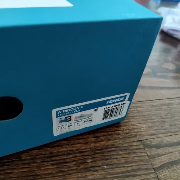 New!! HOKA Women's Girls Running Shoes Rincon 4 Shoes - Frost/Pink Size 9.5 NIB!