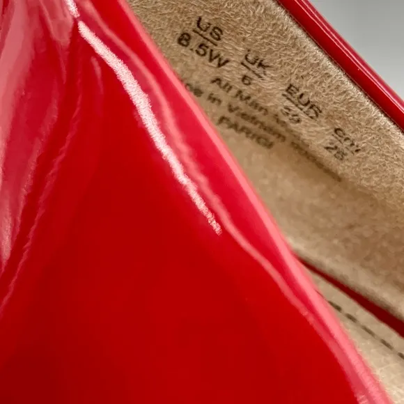 🌹New Listing🌹NWT Life Stride Parigi Women’s Red Patent Pumps Shoes