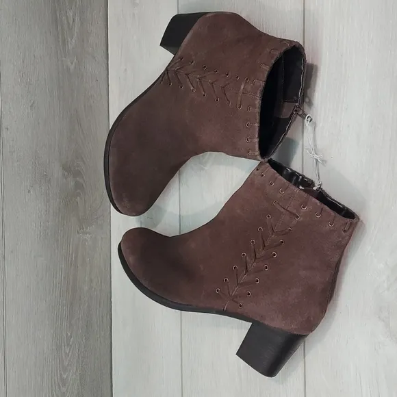 NEW Matisse Womens Stellah Suede Ankle Heels Booties shoes sz 10M
