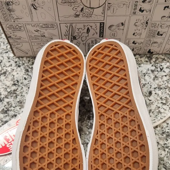 NEW RARE HTF Vans Peanuts Dance Party Shoes Girl Pink Sz 13 Snoopy Charlie Brown