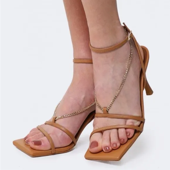 NEW REVOLVE Alohas Camel Chain Strap Leather Heeled Open Square Toe Sandals 8.5