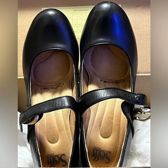 NEW- Sofft Leslie Mary Jane Pumps SIZE: 8.5M COLOR: Black
