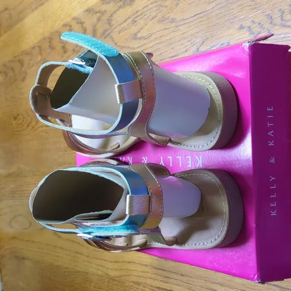 NIB Kelly &amp; Katie Chloe Gladiator Rainbow Sandal Kids Size 6
