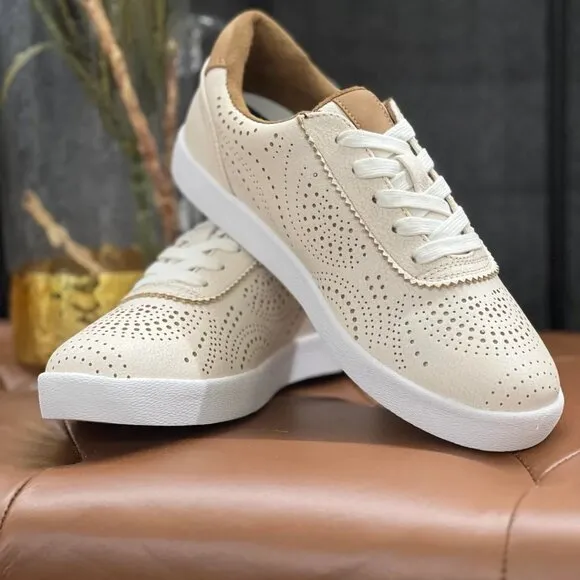 NIB Very G Felix Lace Sneakers for Women in Cream