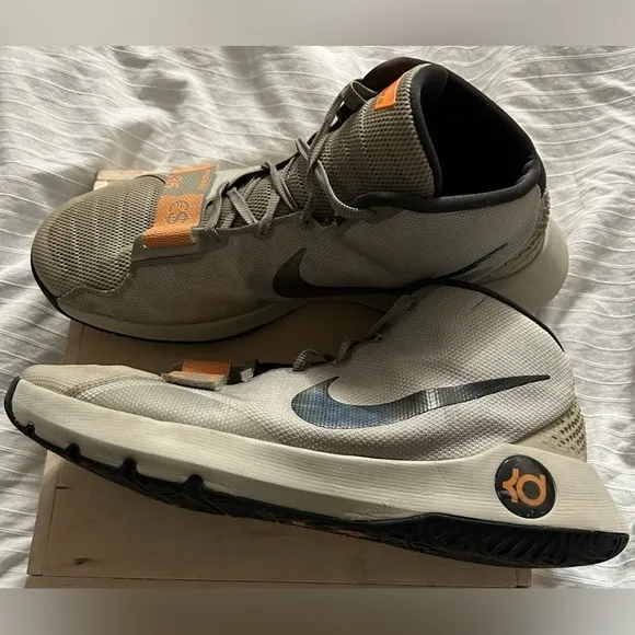 Nike 749377-002 KD Trey 5 III Citrus Basketball Shoes Mid-Top Lace Up Sz 17 VGUC