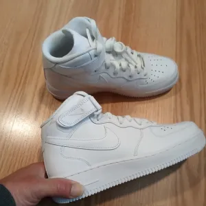 Nike Air Force 1 '07 Mid Streetwear/Lifestyle Shoes Size 7 Men/8.5 Women