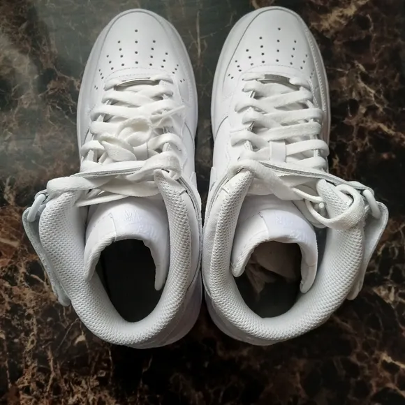 Nike Air Force 1 '07 Mid Streetwear/Lifestyle Shoes Size 7 Men/8.5 Women