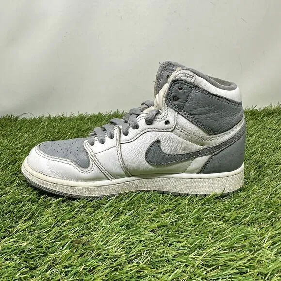 Nike Air Jordan 1 Retro High Stealth Youth Size 3.5Y 575441 037 White Grey Shoes