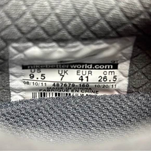 Nike Air Max  2012 Gray Pink Size 9.5 Women 487679-160 Running Shoes - EUC