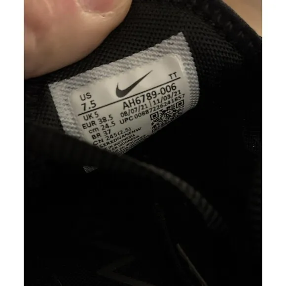Nike Air Max 270 Women Size 7.5 Triple Black Running Shoes AH6789-006 New